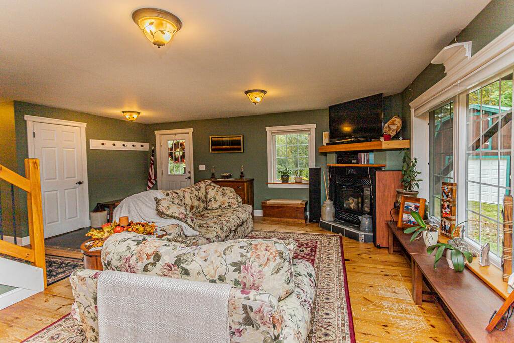894 Weld Road Wilton, ME 04294 - Photo 13 of 56 1 (16 of 70)