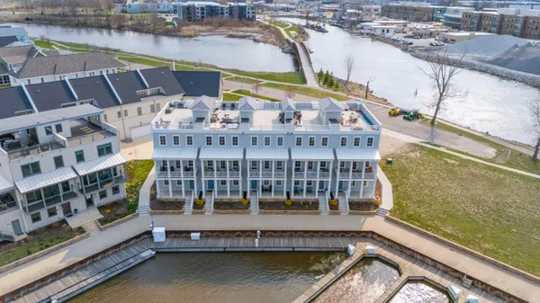 $1,049,000 | 152 Mariners Cove, St. Joseph, MI 49085