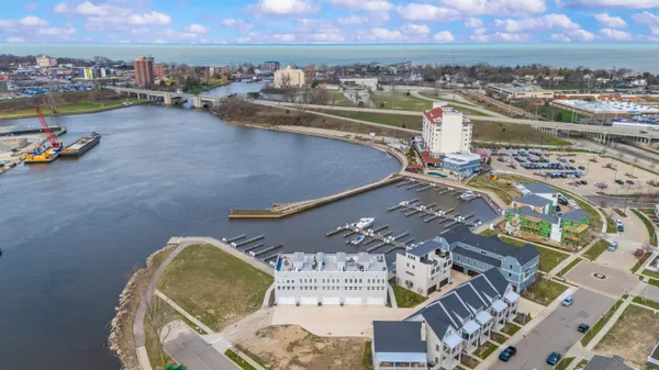 $1,049,000 | 152 Mariners Cove, St. Joseph, MI 49085