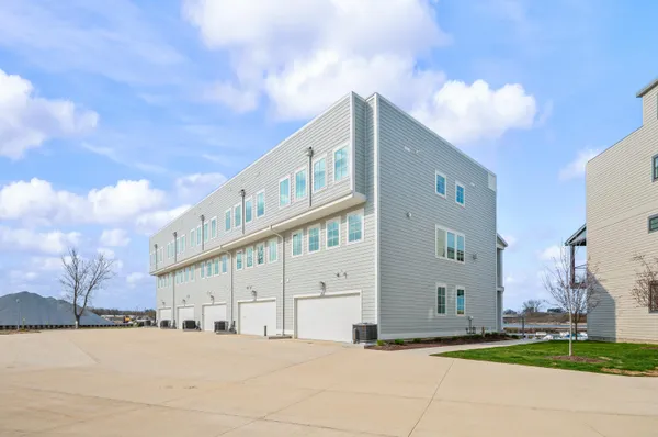 $1,049,000 | 152 Mariners Cove, St. Joseph, MI 49085