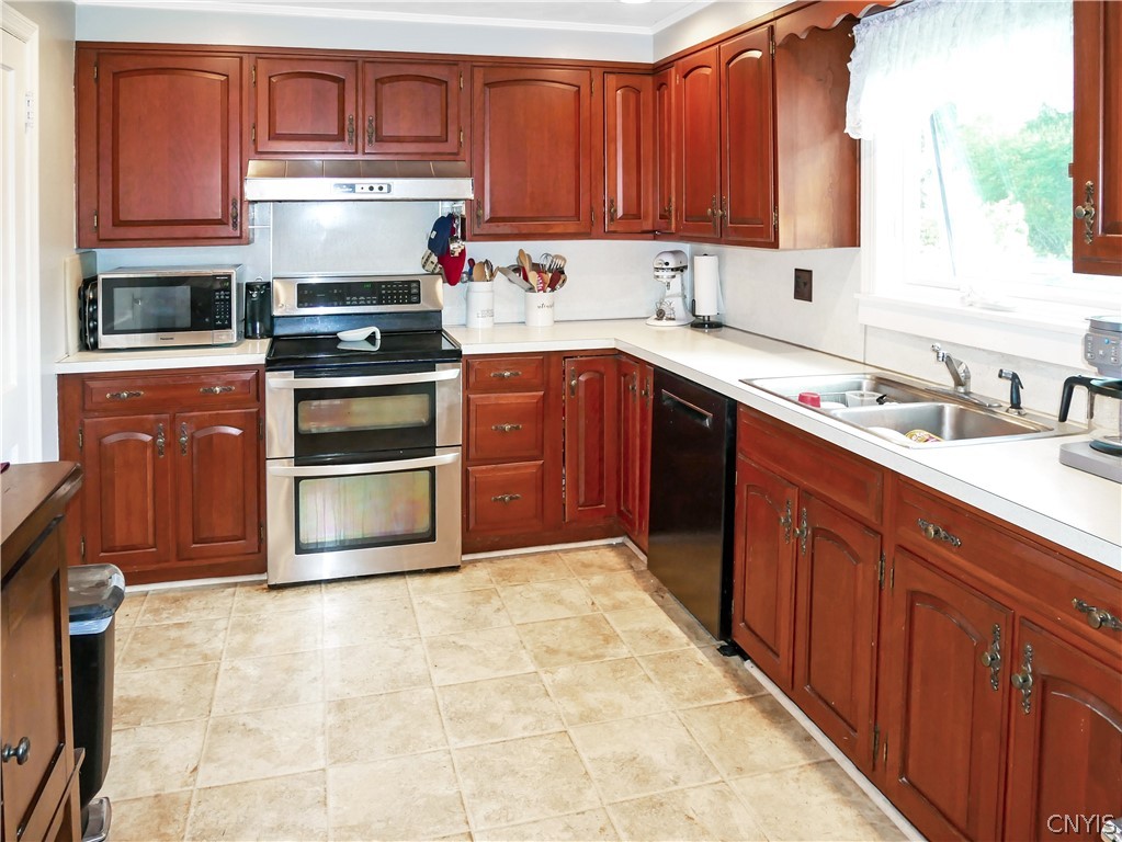 5735 Walker Road Deerfield, NY 13502 - Photo 10 of 31 Gallery Image 10