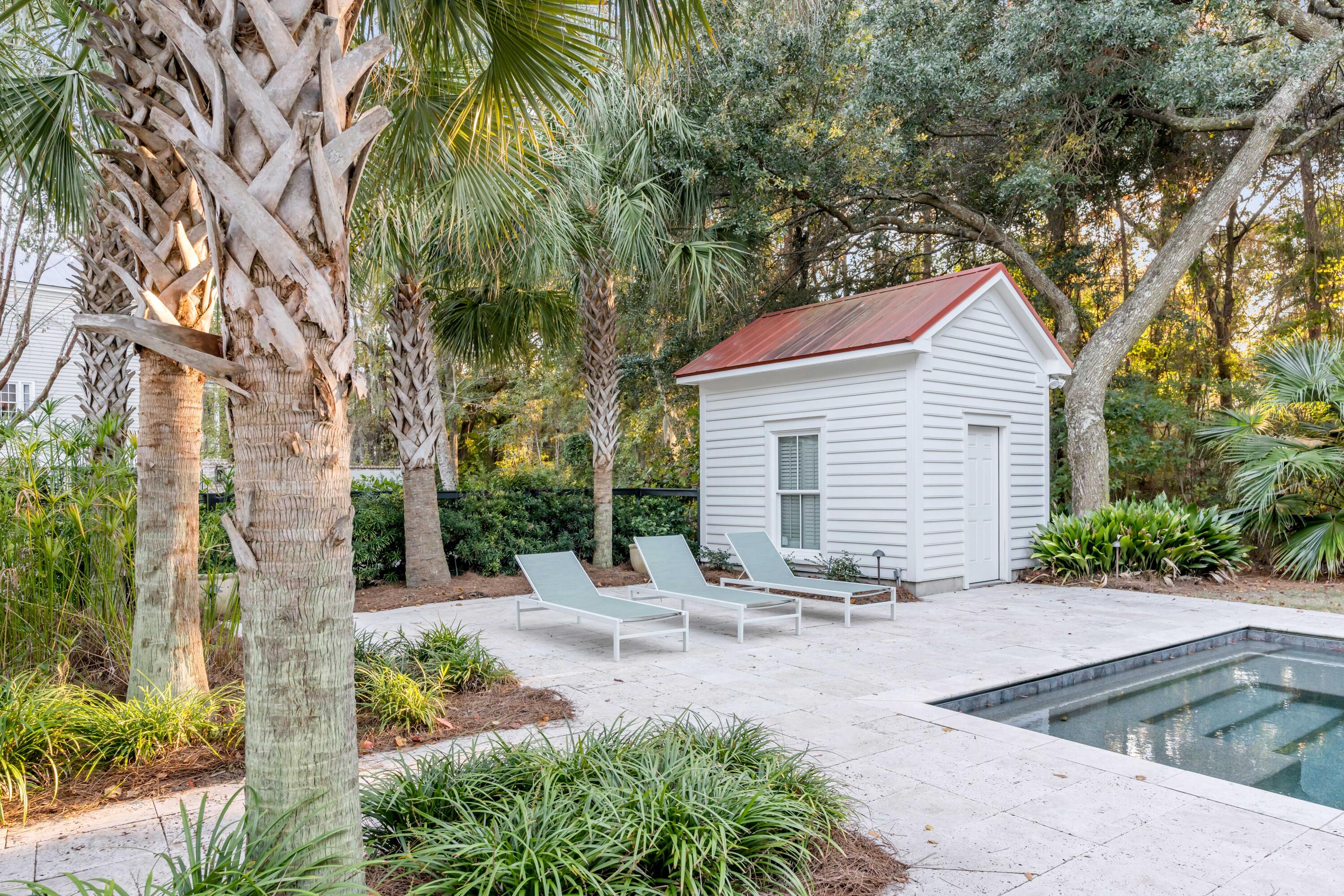 39 Isle Of Hope Road Mount Pleasant, SC 29464 - Photo 14 of 70 Pool with out building