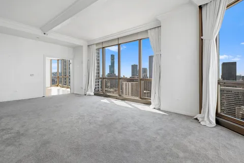 $2,100,000 | 21 East Huron Street, Unit 4701, Chicago, IL 60611