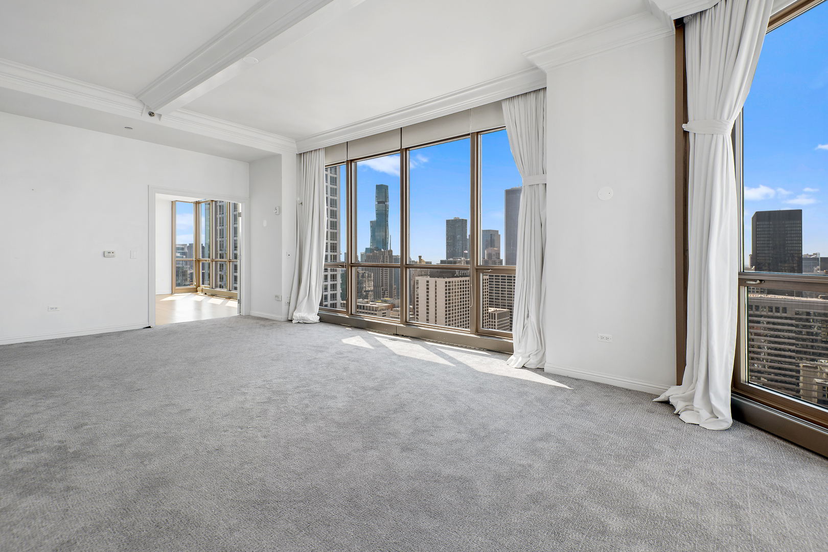 21 East Huron Street, Unit 4701 Chicago, IL 60611 - Photo 17 of 36