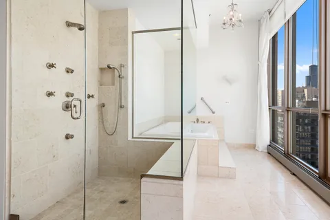 $2,100,000 | 21 East Huron Street, Unit 4701, Chicago, IL 60611