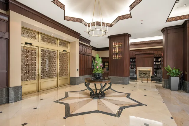 $2,100,000 | 21 East Huron Street, Unit 4701, Chicago, IL 60611