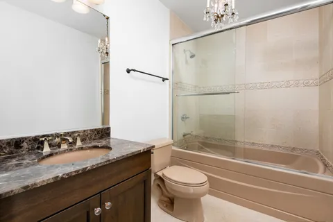 $2,100,000 | 21 East Huron Street, Unit 4701, Chicago, IL 60611