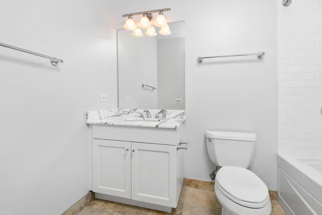 $2,100,000 | 21 East Huron Street, Unit 4701, Chicago, IL 60611