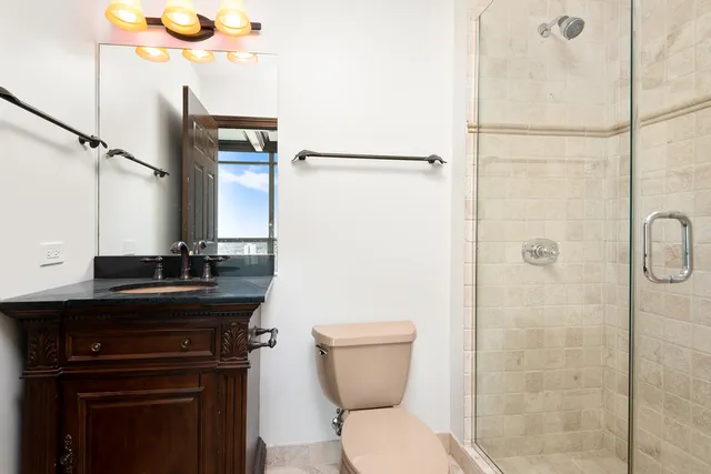 $2,100,000 | 21 East Huron Street, Unit 4701, Chicago, IL 60611