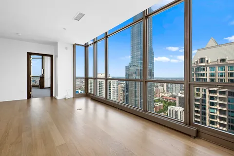 $2,100,000 | 21 East Huron Street, Unit 4701, Chicago, IL 60611
