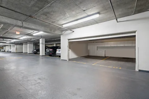 $2,100,000 | 21 East Huron Street, Unit 4701, Chicago, IL 60611