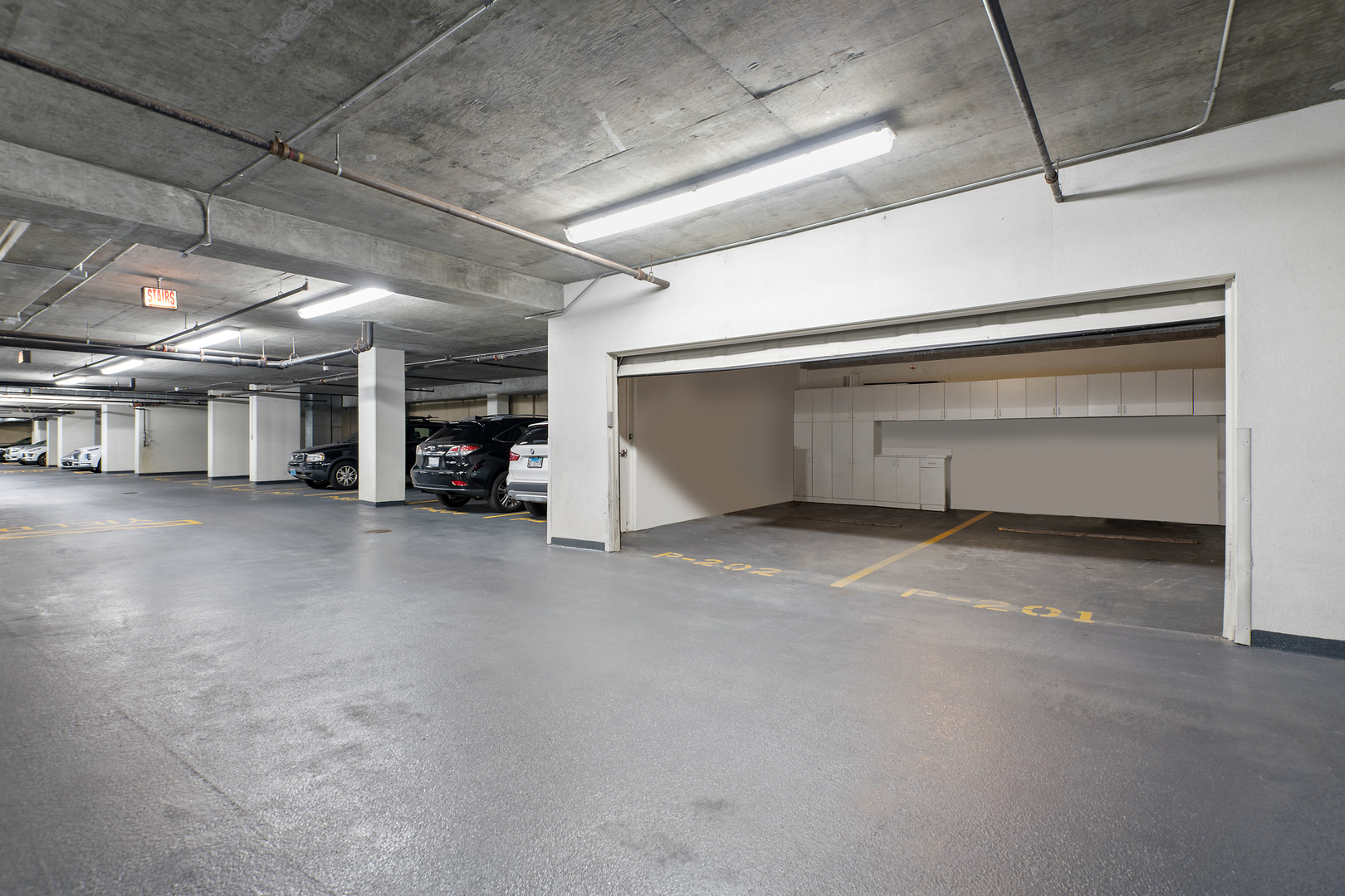 21 East Huron Street, Unit 4701 Chicago, IL 60611 - Photo 30 of 36