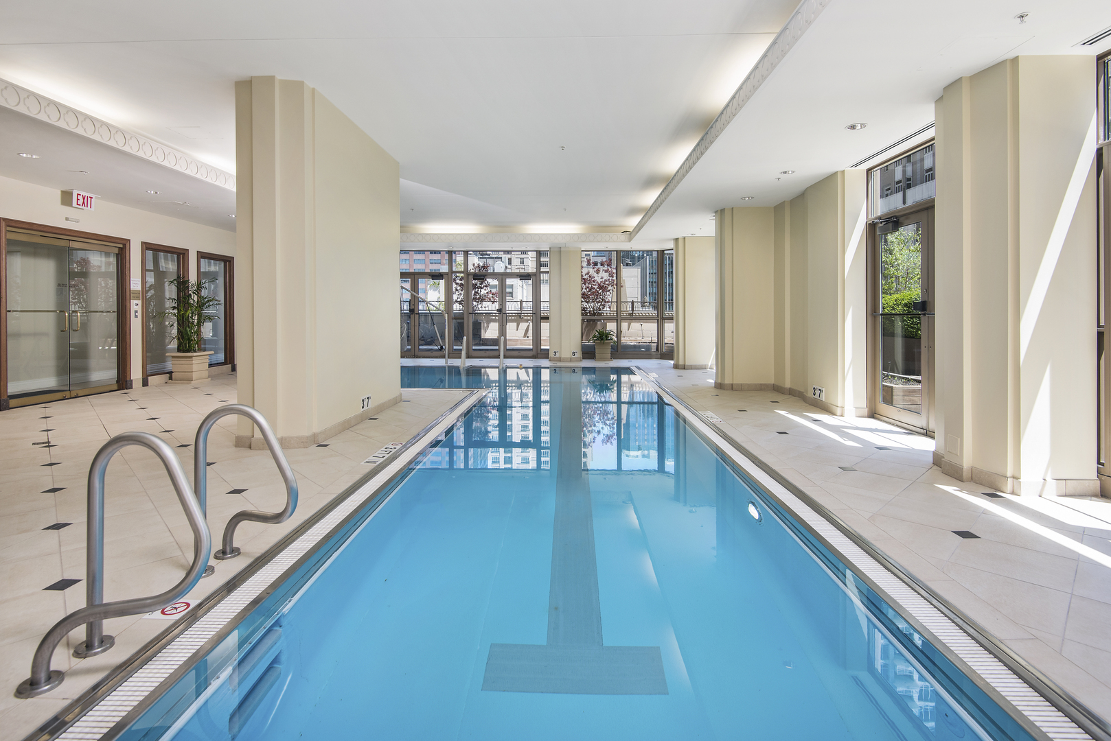 21 East Huron Street, Unit 4701 Chicago, IL 60611 - Photo 33 of 36