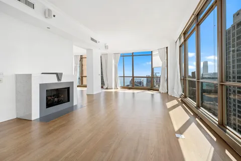 $2,100,000 | 21 East Huron Street, Unit 4701, Chicago, IL 60611