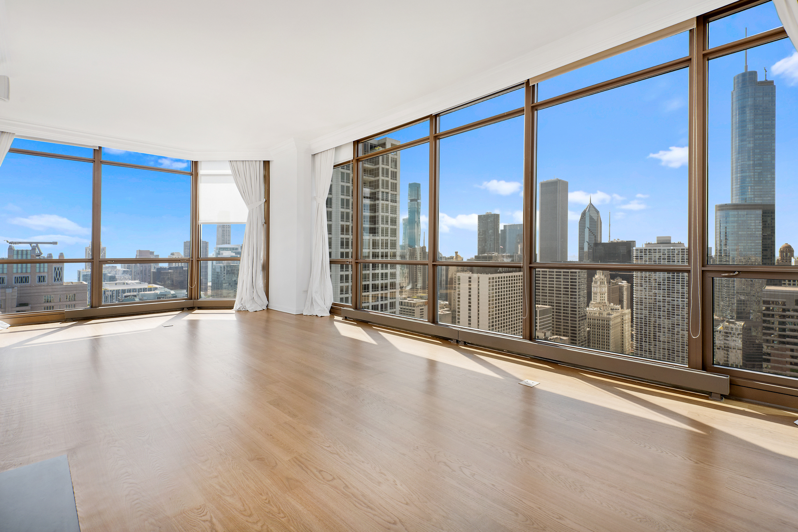 21 East Huron Street, Unit 4701 Chicago, IL 60611 - Photo 6 of 36