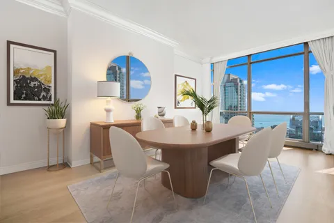 $2,100,000 | 21 East Huron Street, Unit 4701, Chicago, IL 60611