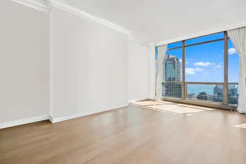 $2,100,000 | 21 East Huron Street, Unit 4701, Chicago, IL 60611