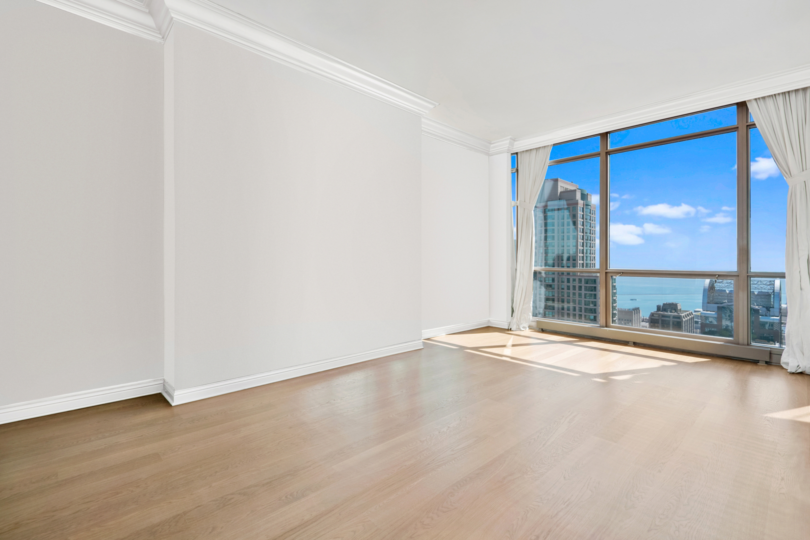 21 East Huron Street, Unit 4701 Chicago, IL 60611 - Photo 8 of 36