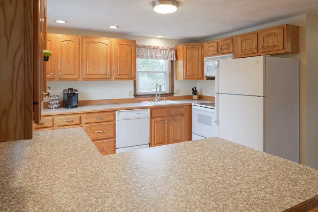 9 Richards Road Beverly, MA 01915 - Photo 8 of 18 Gallery Image 8