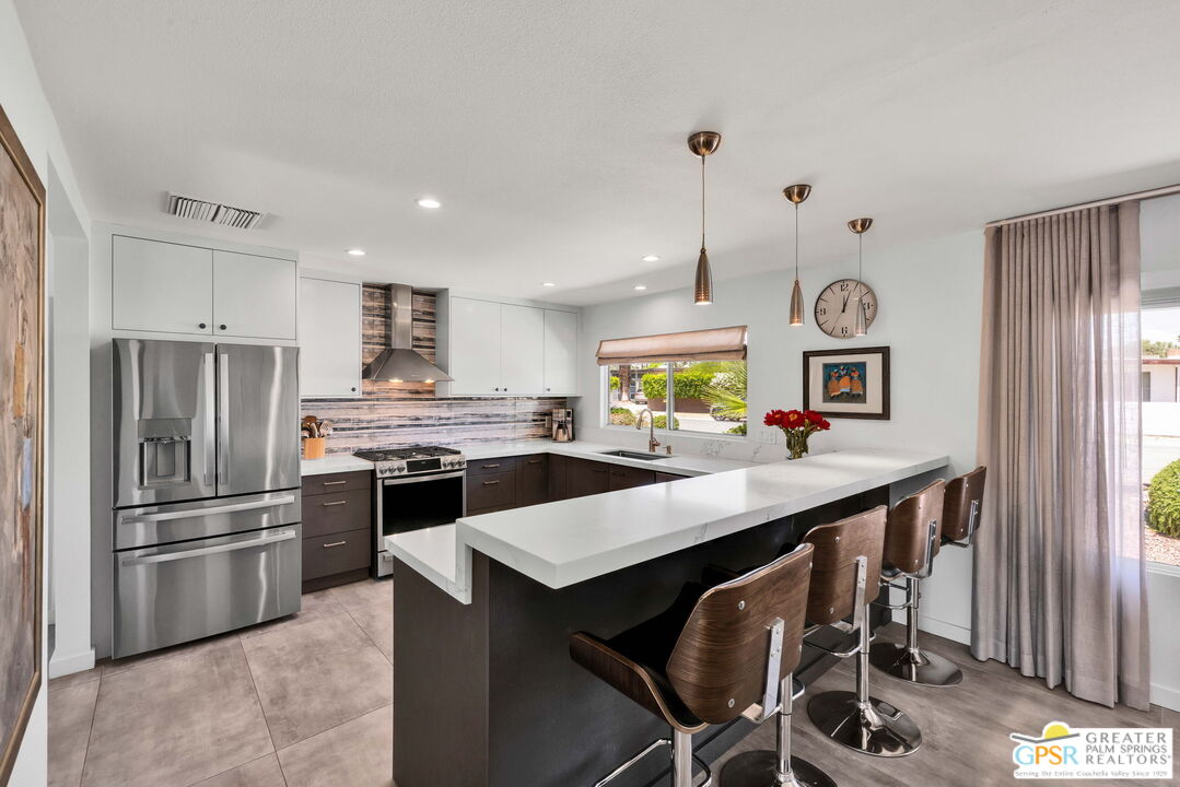 1163 Pasatiempo Road Palm Springs, CA 92262 - Photo 3 of 54