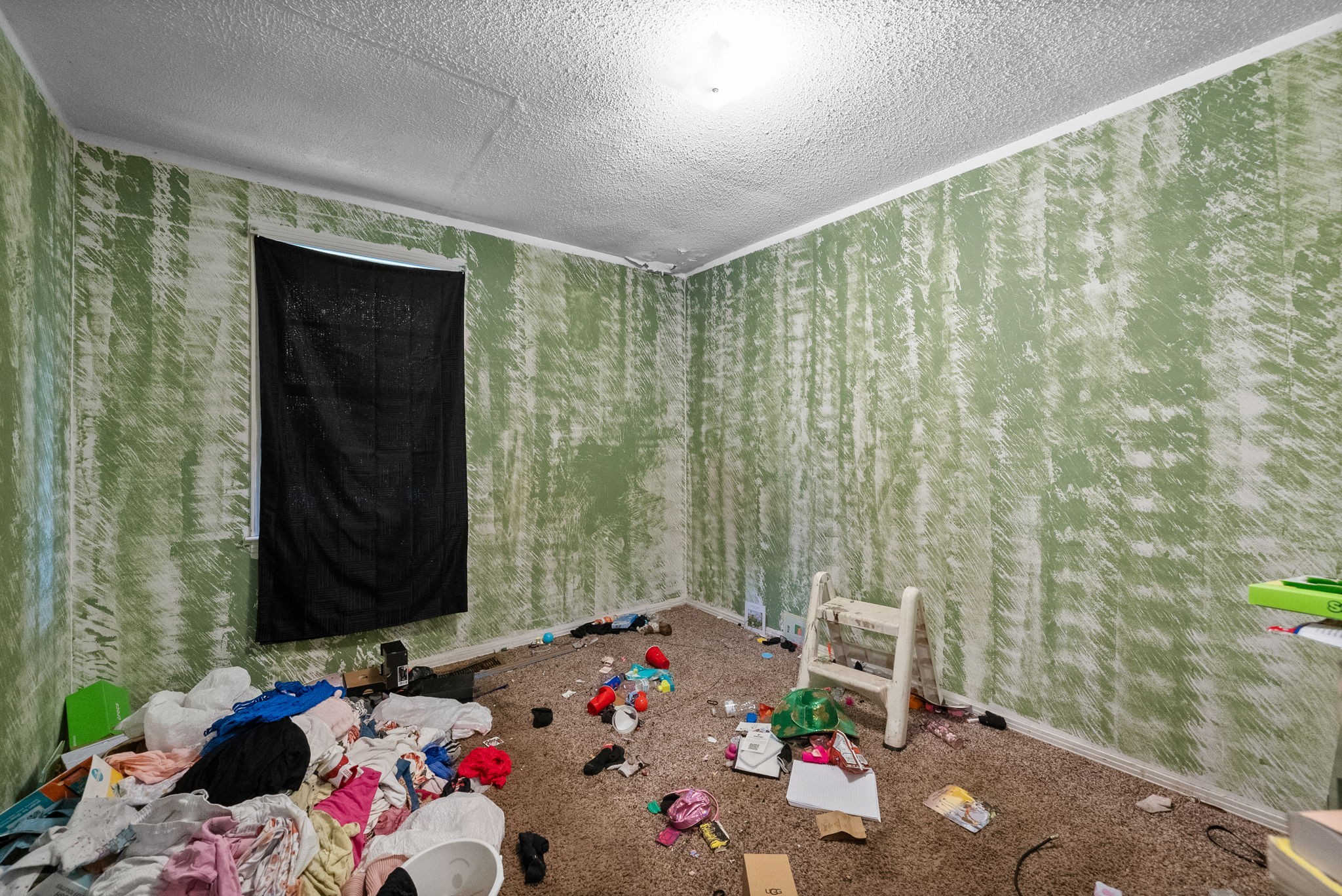 511 Ruby Drive Clarksville, TN 37040 - Photo 14 of 25 a bed room with a bed and a window