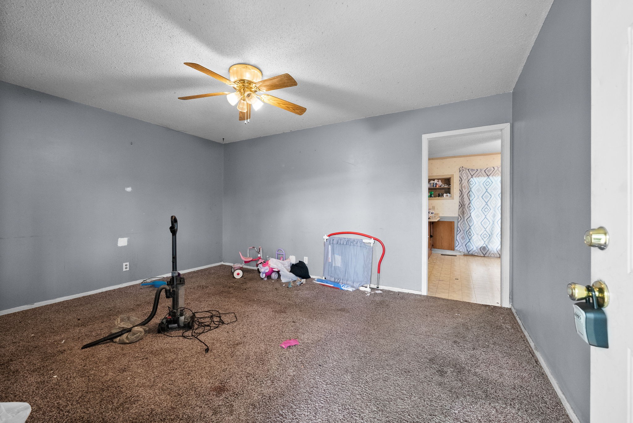 511 Ruby Drive Clarksville, TN 37040 - Photo 7 of 25 a view of a room with gym equipment