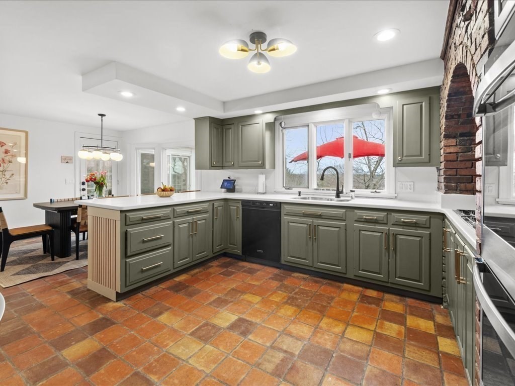 102 Spring Lane Canton, MA 02021 - Photo 11 of 36