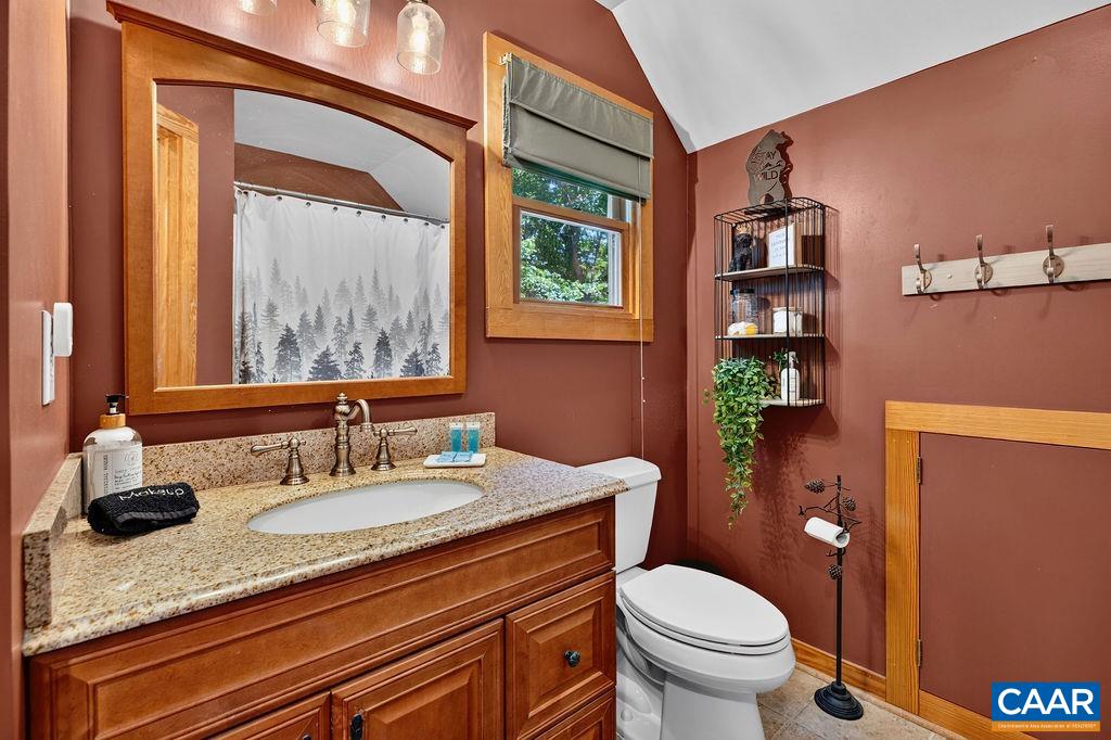 1300 Blue Ridge Drive Roseland, VA 22967 - Photo 46 of 48 Beautiful full bath for the guests bedrooms upstairs.