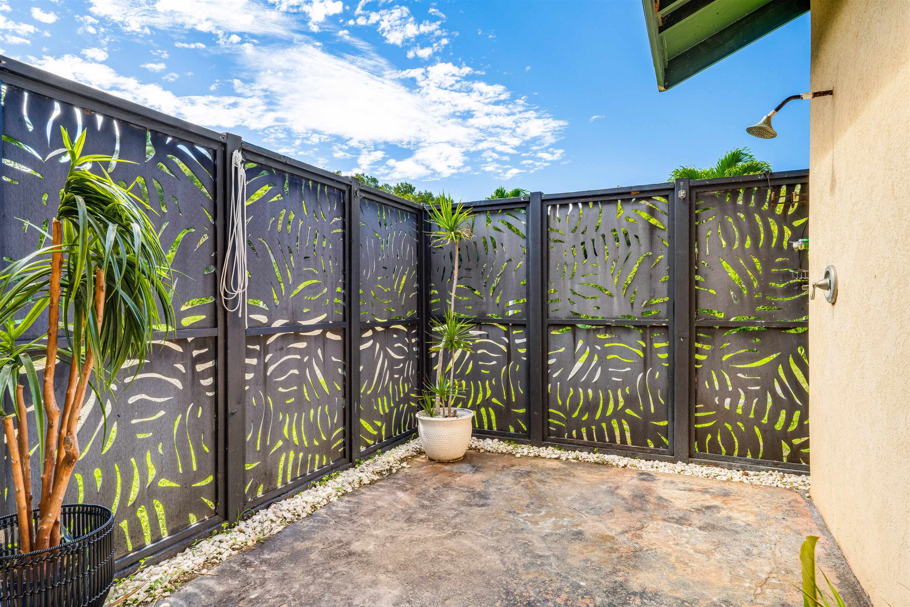 1004 North Honokala Road, Unit B Haiku, HI 96708 - Photo 30 of 48 a view of street along with house