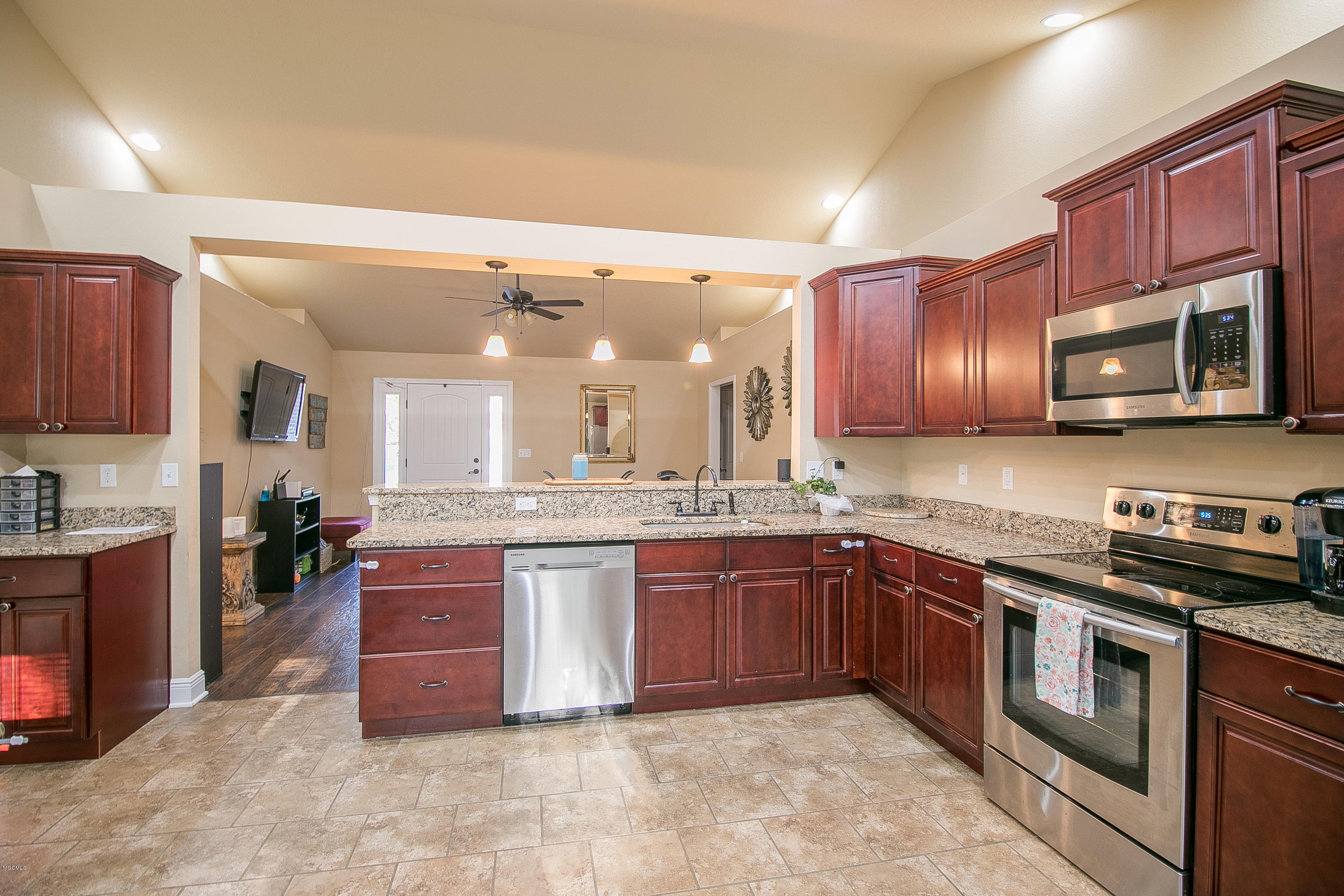 11613 Creekside Cove Gulfport, MS 39503 - Photo 5 of 15 11613 Creekwood Cove-111