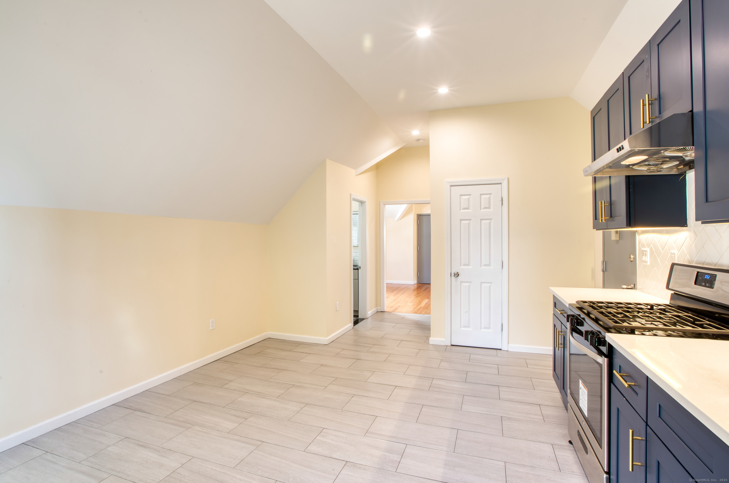 247 Willow Street, Unit 3 Waterbury, CT 06710 - Photo 4 of 16