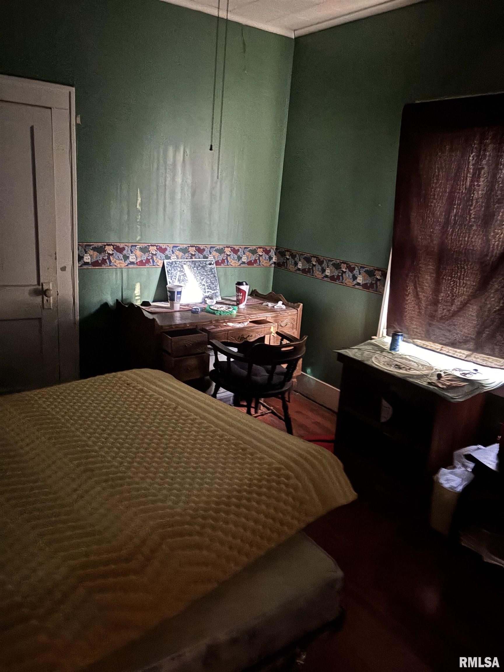 209 North Du Quoin Street Benton, IL 62812 - Photo 8 of 10