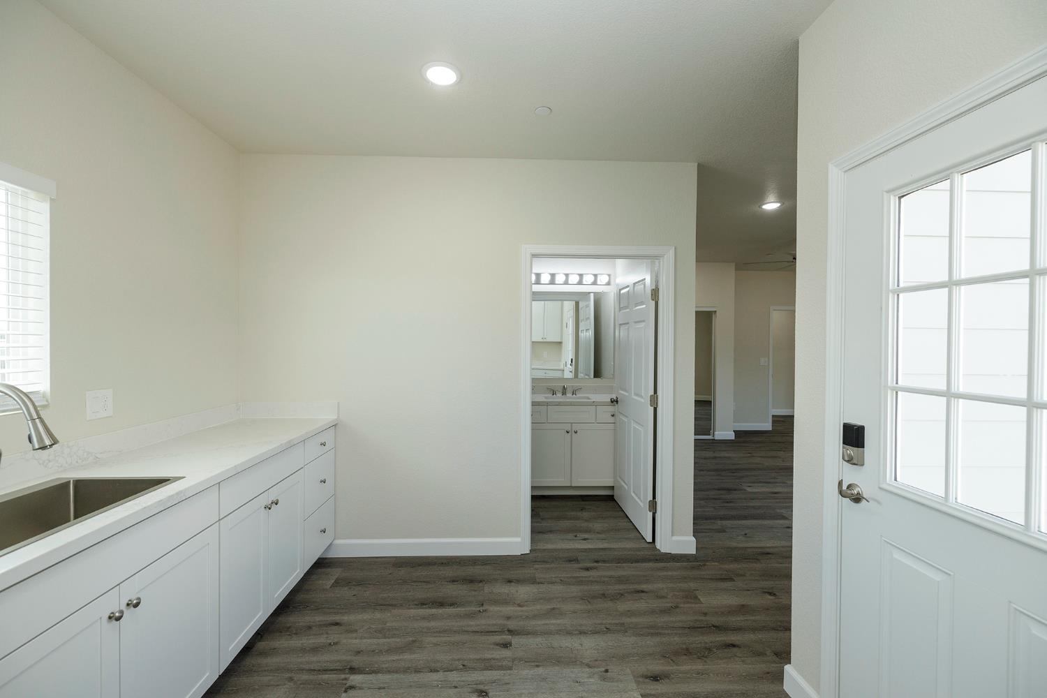720 North 2nd Street Patterson, CA 95363 - Photo 53 of 84 Main Suite Kitchenette