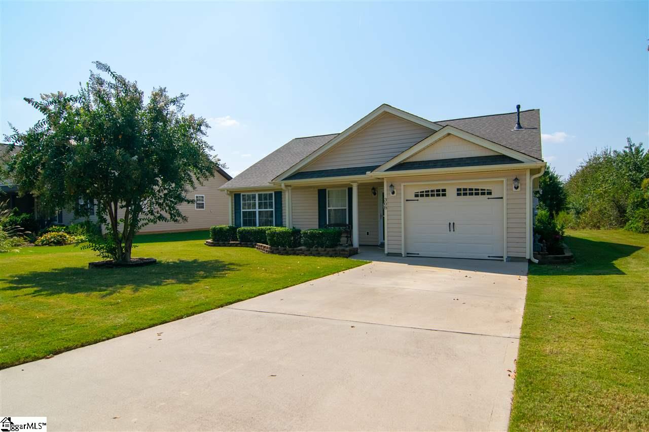 308 Kelly Farm Road Moore, SC 29369 - Photo 2 of 17