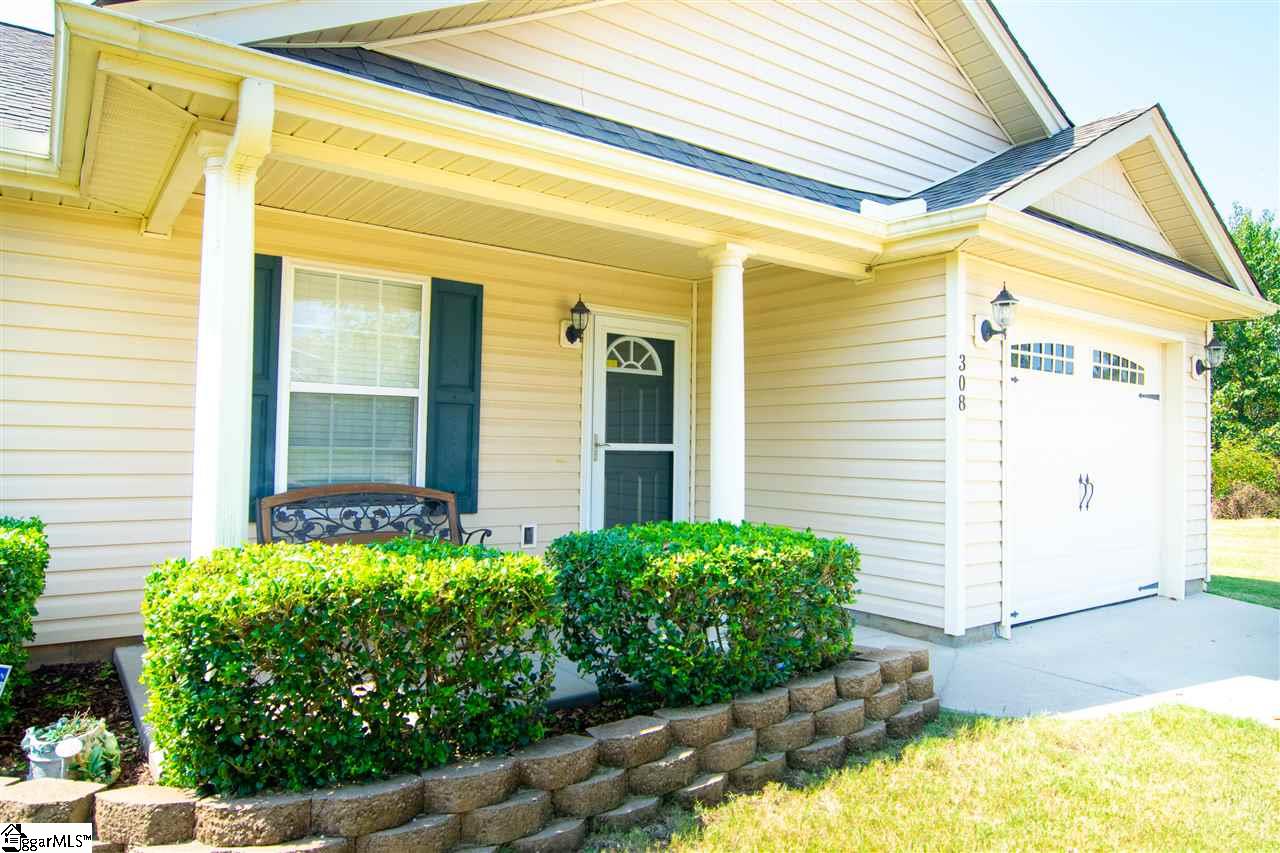308 Kelly Farm Road Moore, SC 29369 - Photo 3 of 17