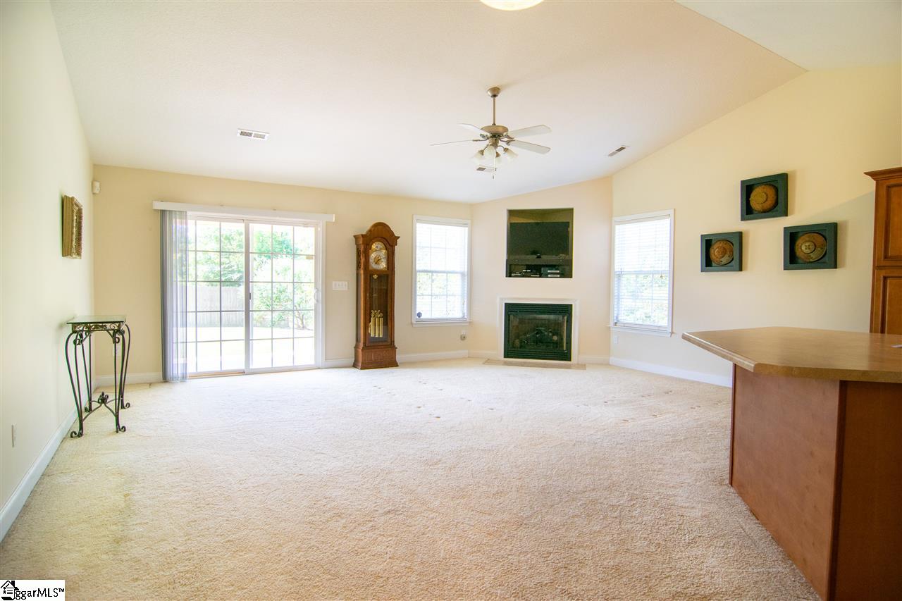 308 Kelly Farm Road Moore, SC 29369 - Photo 4 of 17