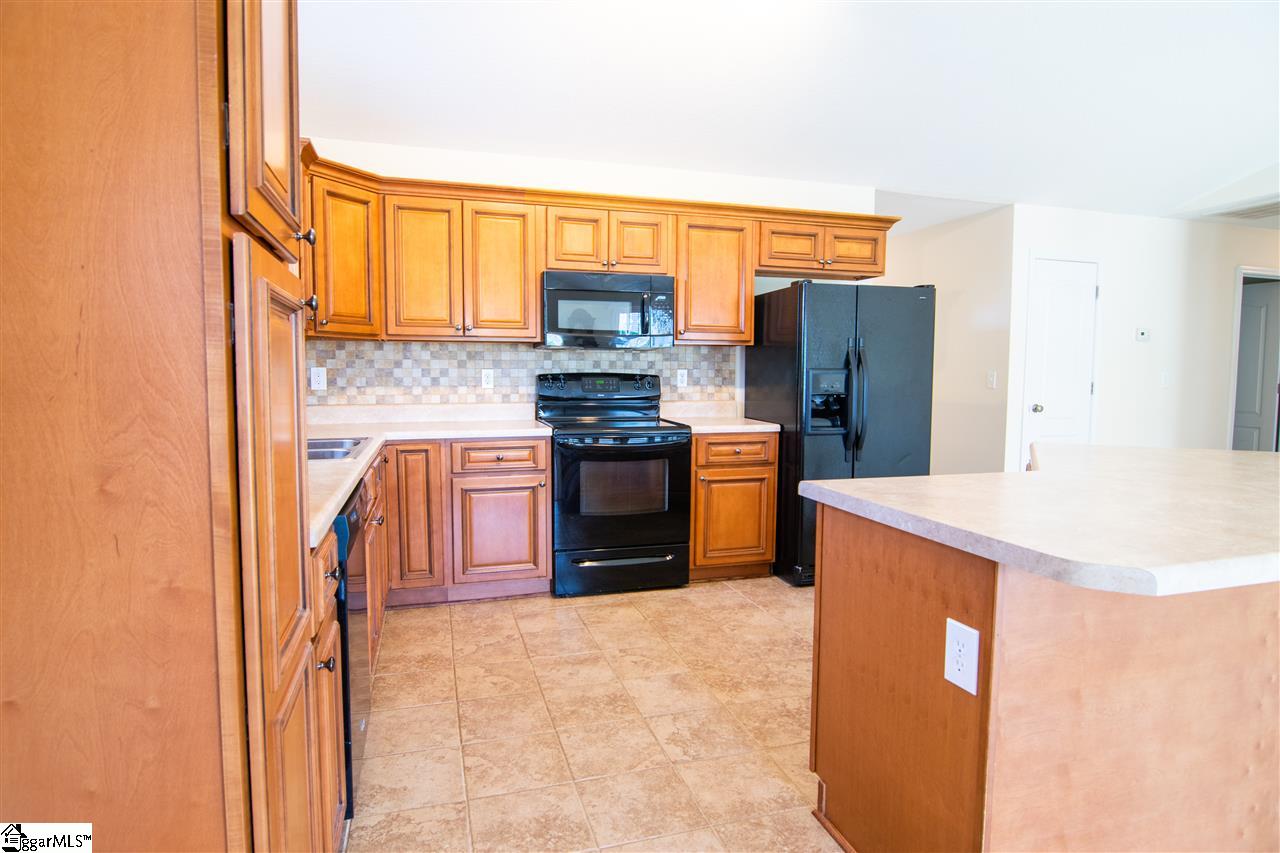 308 Kelly Farm Road Moore, SC 29369 - Photo 6 of 17