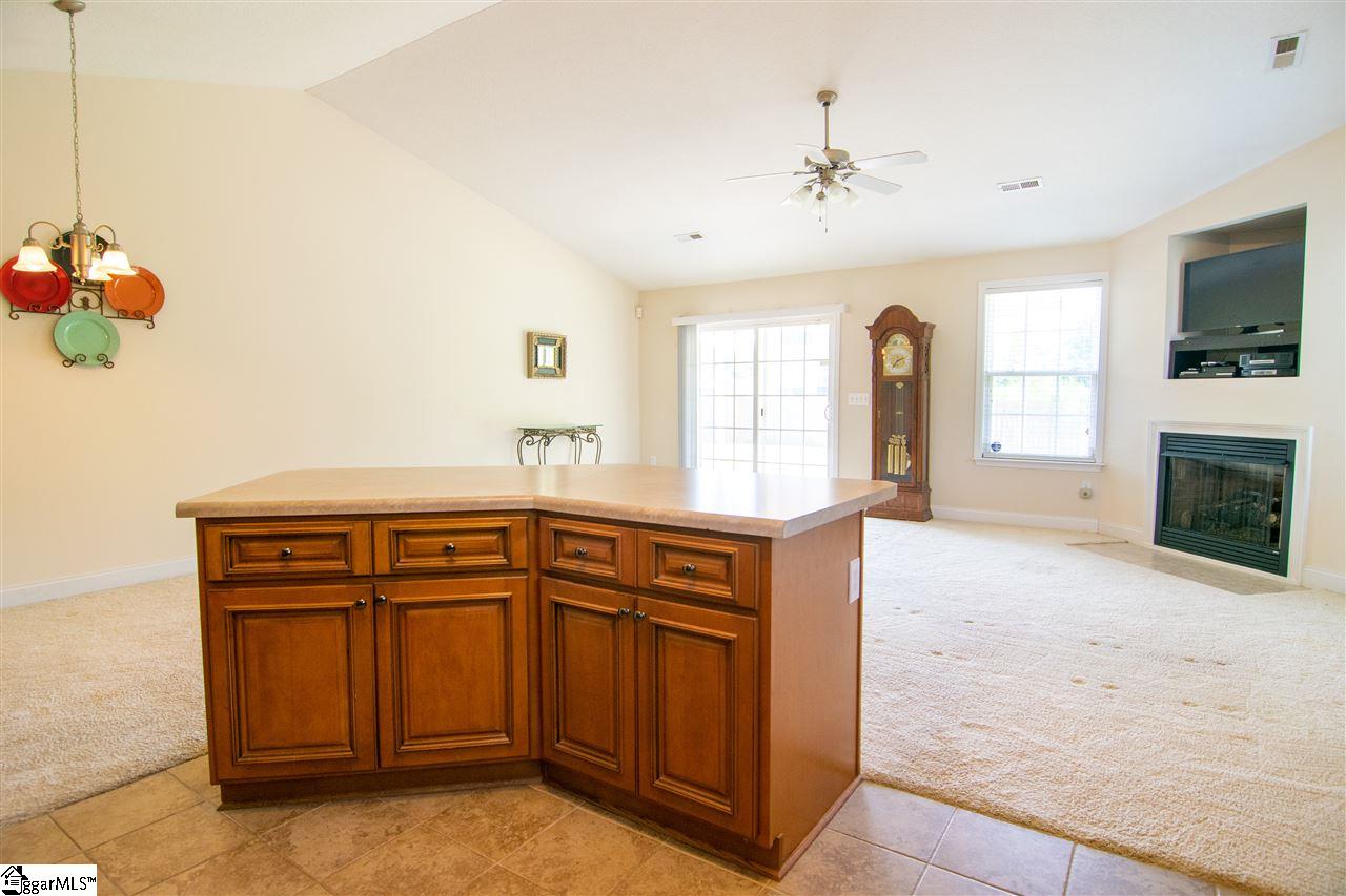 308 Kelly Farm Road Moore, SC 29369 - Photo 7 of 17