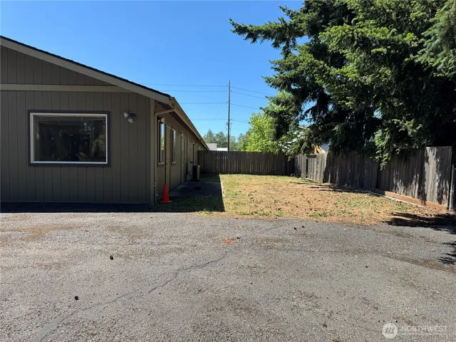 $1,600 | 51 Colwell Street, Port Hadlock, WA 98339