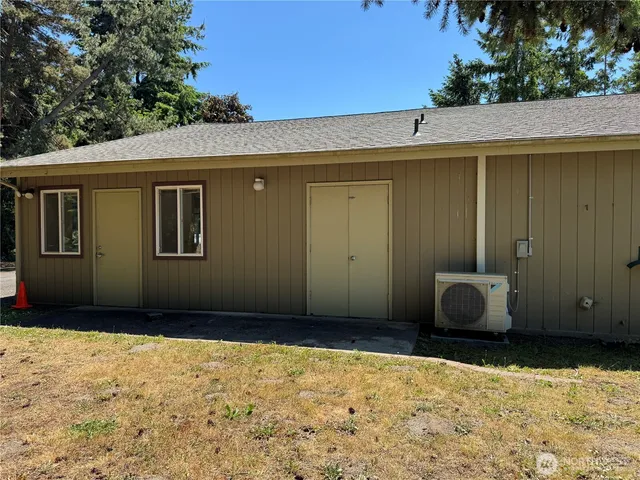 $1,600 | 51 Colwell Street, Port Hadlock, WA 98339