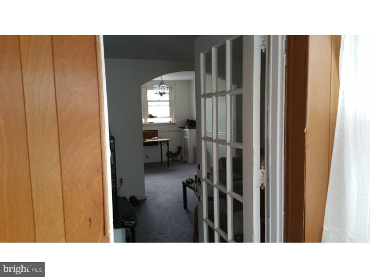 611 Copley Road Upper Darby, PA 19082 - Photo 4 of 10 Enclosed Porch