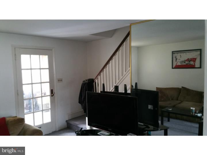 611 Copley Road Upper Darby, PA 19082 - Photo 7 of 10 Living Room