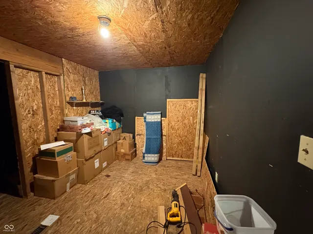 $60,000 | 10844 Private Road 570 West, Poland, IN 47868