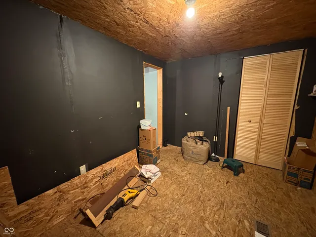 $60,000 | 10844 Private Road 570 West, Poland, IN 47868