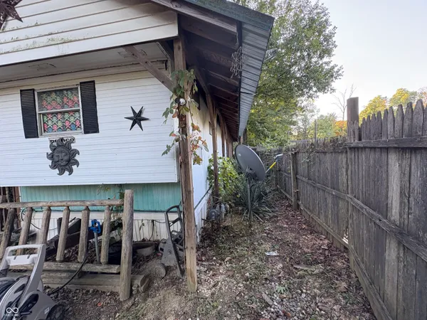 $60,000 | 10844 Private Road 570 West, Poland, IN 47868