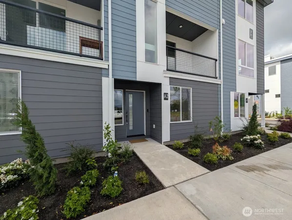 $2,975 | 222 124th Street Southwest, Unit A2, Everett, WA 98204