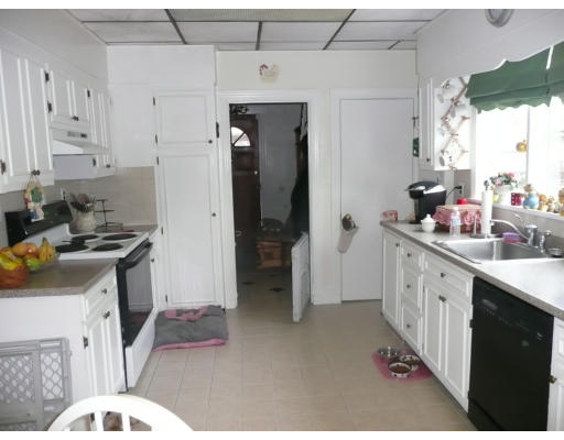 228 Springvale Avenue Everett, MA 02149 - Photo 8 of 18 Gallery Image 8