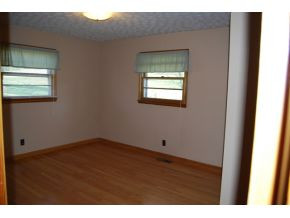 5609 Inca Lane Kingsport, TN 37664 - Photo 11 of 17 Bedroom 2