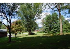 5609 Inca Lane Kingsport, TN 37664 - Photo 5 of 17 Perfect Yard