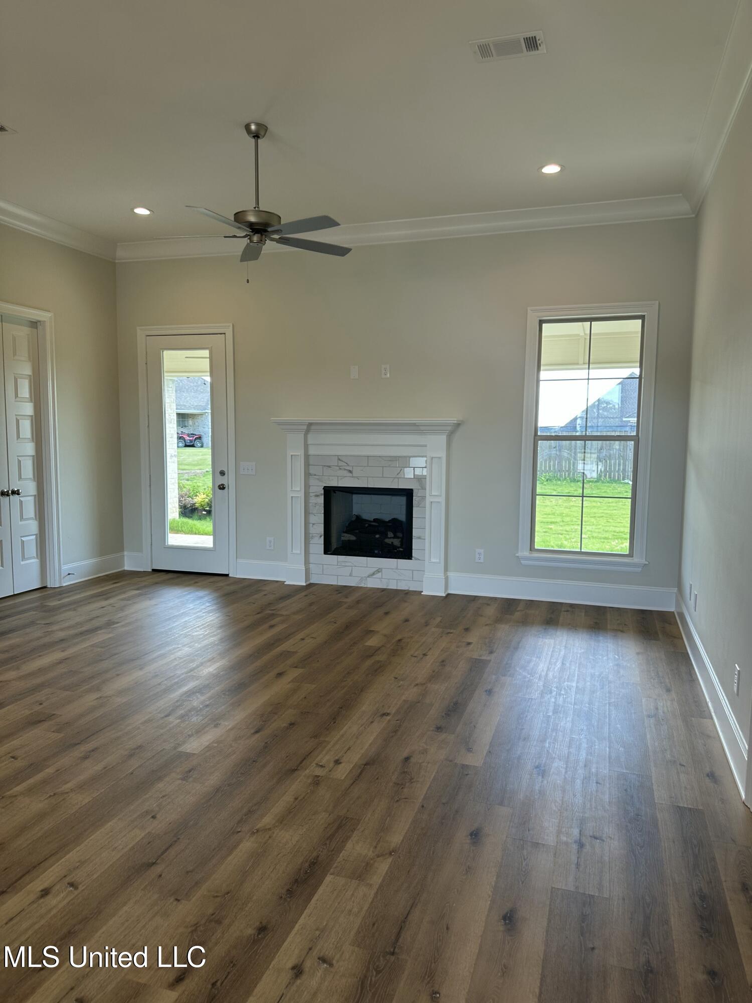 464 Aurora Circle Canton, MS 39046 - Photo 2 of 23 IMG_3702